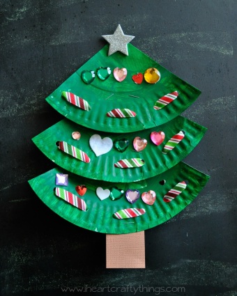 Paper-Plate-Christmas-Tree- blog green tree crafts diy
